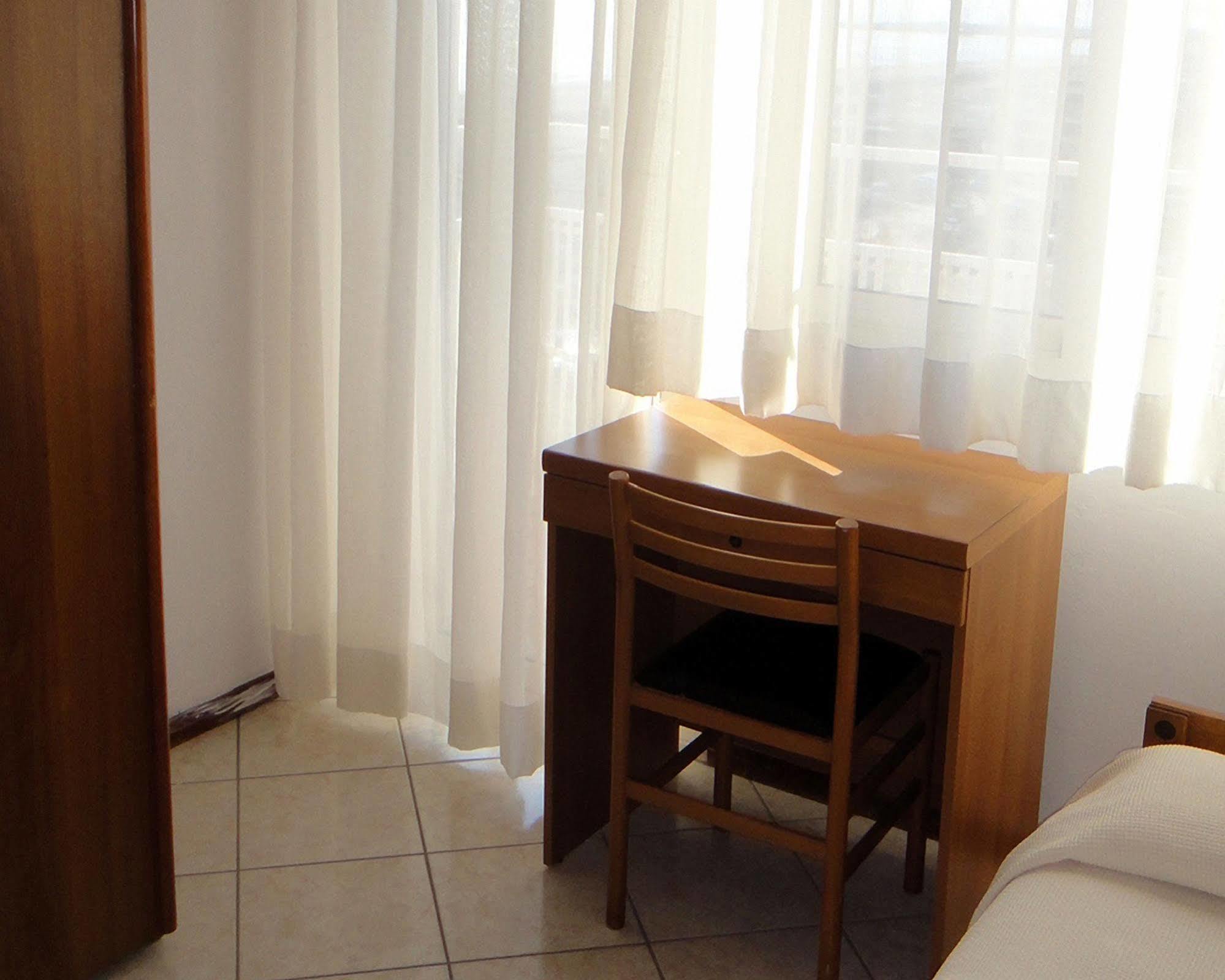 Hotel Caesar Bed And Breakfast Milano Marittima Zewnętrze zdjęcie