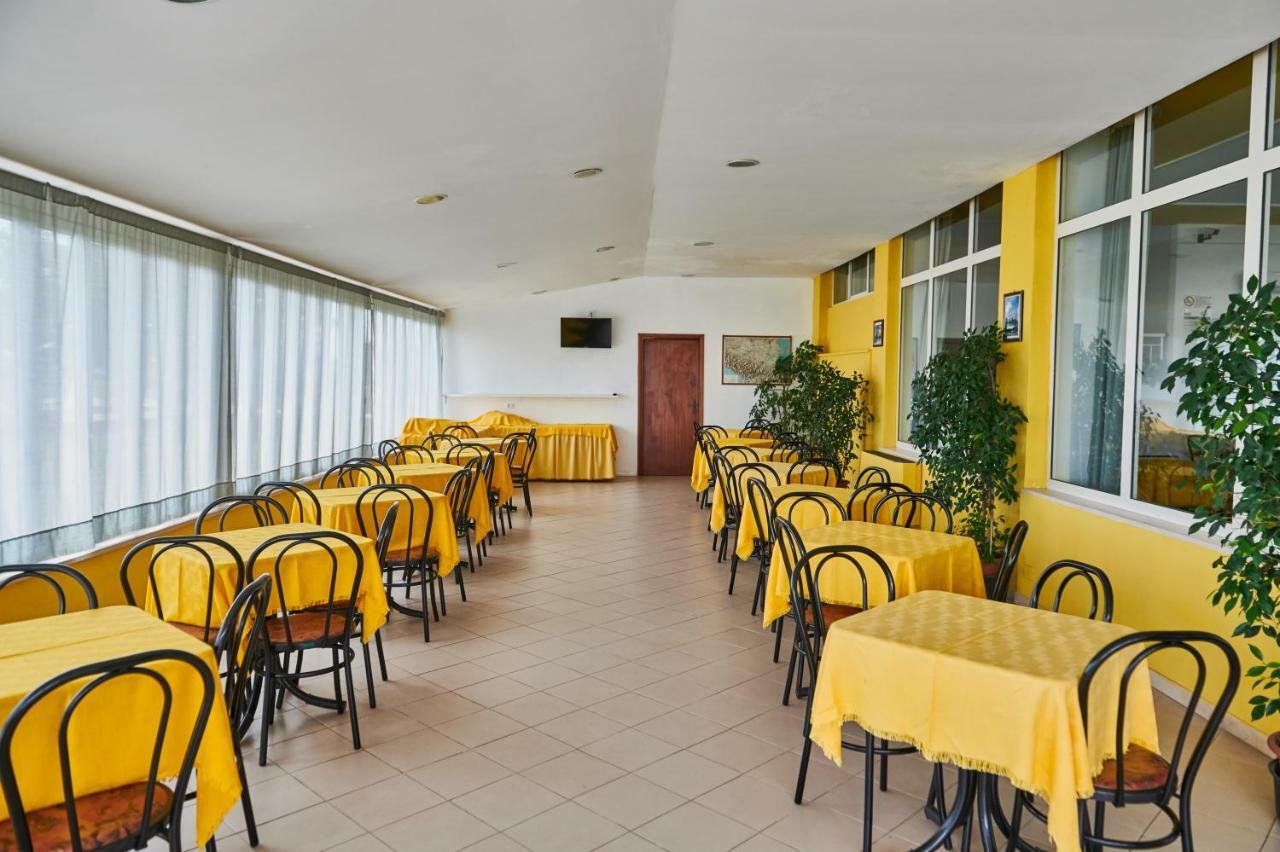 Hotel Caesar Bed And Breakfast Milano Marittima Zewnętrze zdjęcie