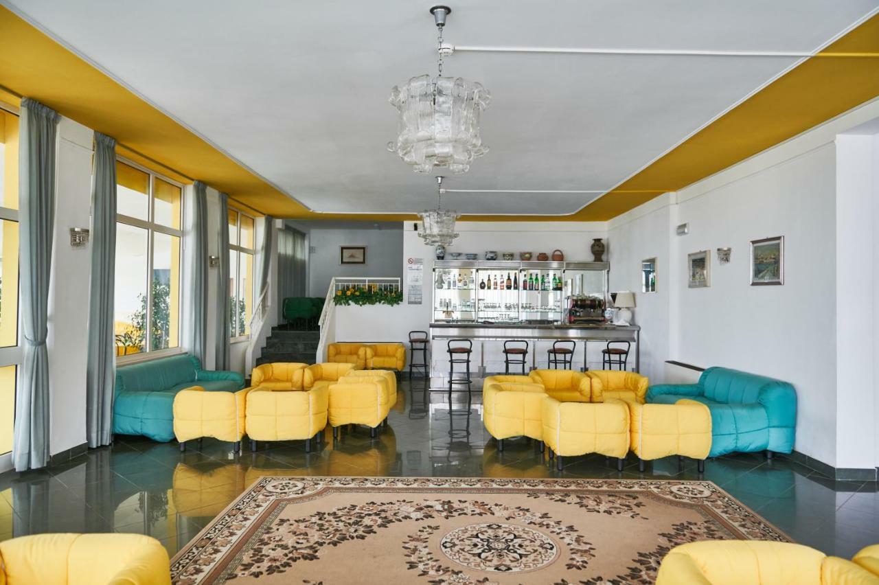 Hotel Caesar Bed And Breakfast Milano Marittima Zewnętrze zdjęcie