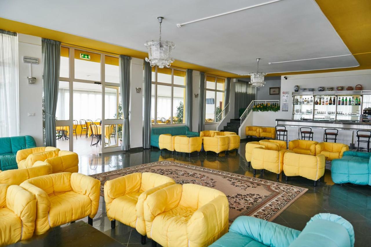 Hotel Caesar Bed And Breakfast Milano Marittima Zewnętrze zdjęcie