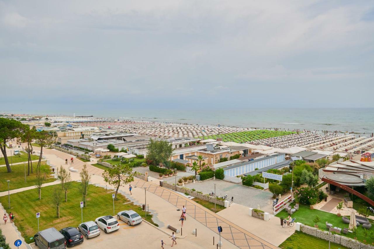 Hotel Caesar Bed And Breakfast Milano Marittima Zewnętrze zdjęcie