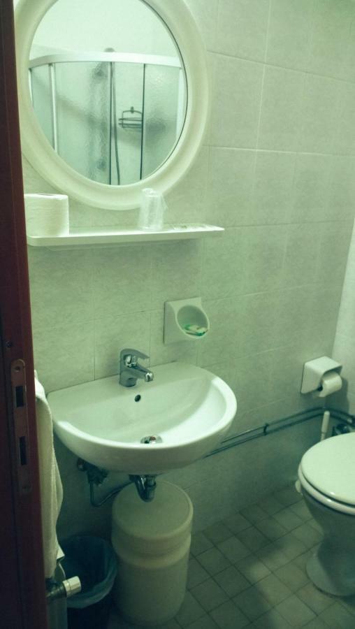 Hotel Caesar Bed And Breakfast Milano Marittima Zewnętrze zdjęcie
